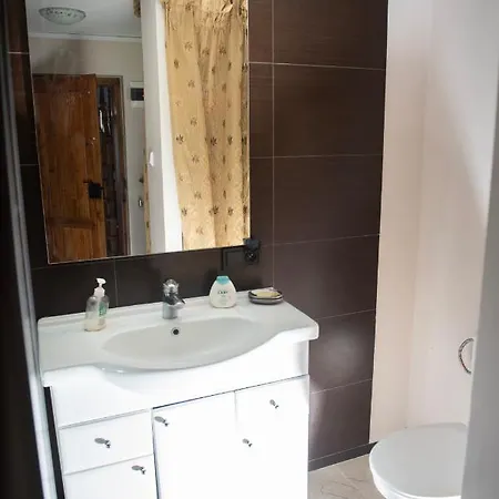 Kraina Bugu - Anielski Dom Z Bezposrednim Zejsciem Do Rzeki